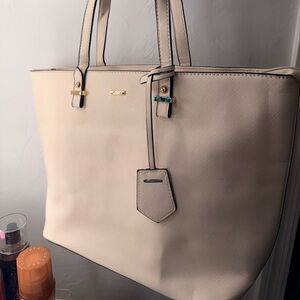 Elegant Cream Tote with Gold Details